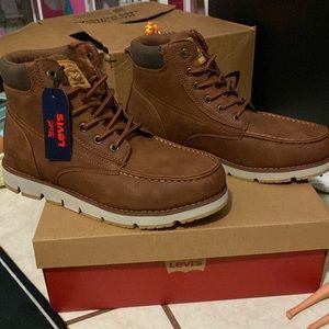 New Levi’s men boot 🥾 size 9 super great material great quality see all pics